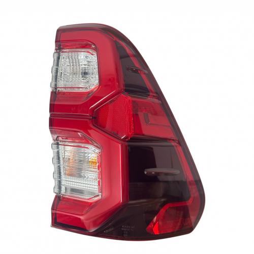 TOYOTA HILUX SAĞ STOP 2021-2024 (DUYLU/LEDLİ) TOYOTA HILUX SAĞ STOP 2021-2024 (DUYLU/LEDLİ)